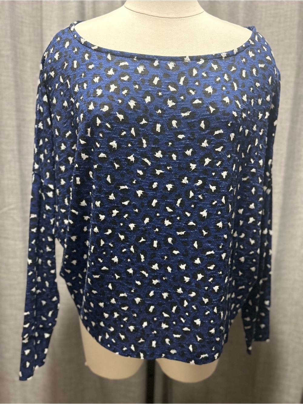 crown & ivy Blue Leopard-Spot Pullover Sweater